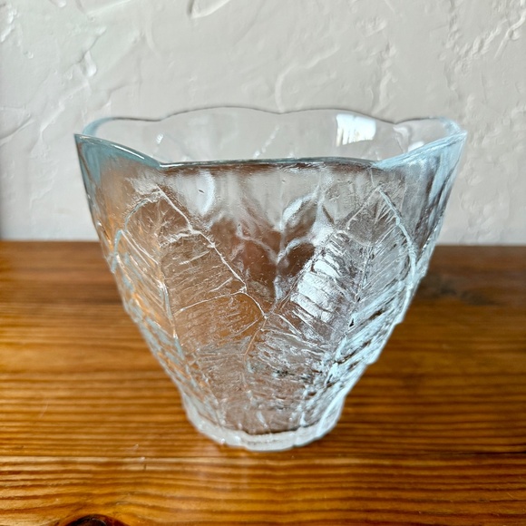 Kosta Boda “Party” Leaf Motif Bowl – 7” Round, Discontinued (1983–1989) - Picture 15 of 16